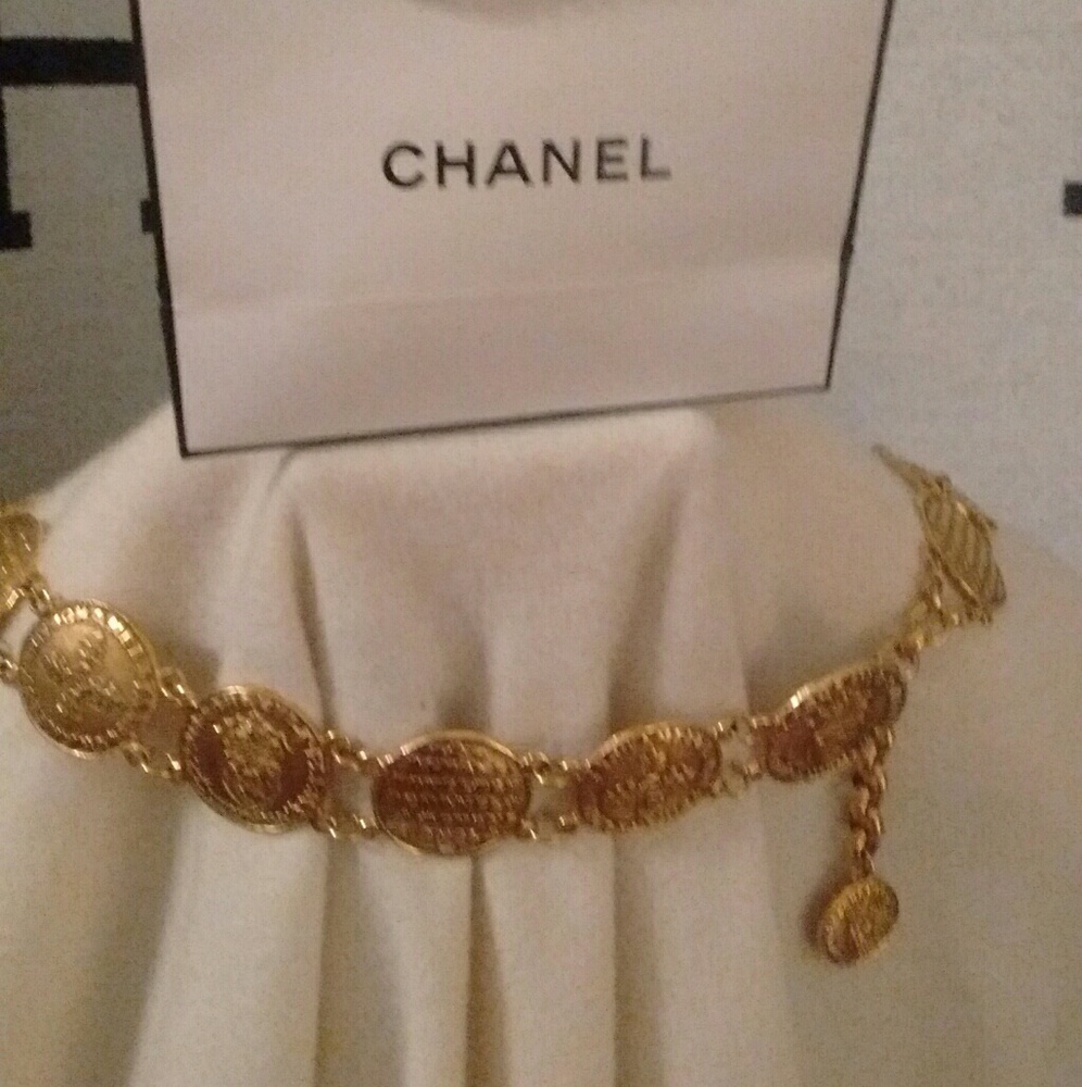 last call &  price drop CHANEL authentic belt